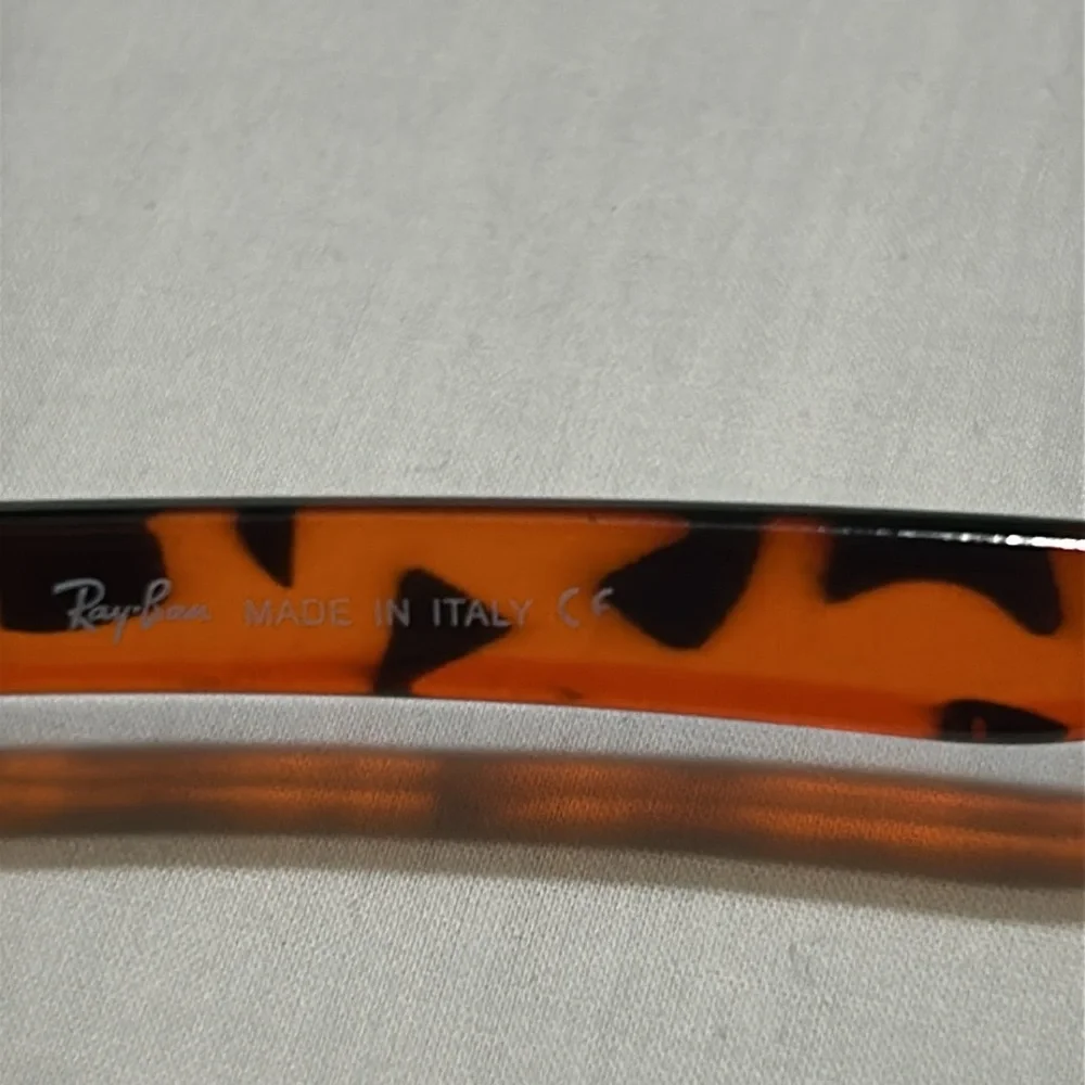 Ray-Ban Wayfarer Sunglasses in a tortoise shell pattern made in Italy - Picture 5 of 6